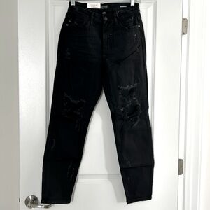 New with tag Judy Blue black distressed boyfriend jeans. Size 5/27
